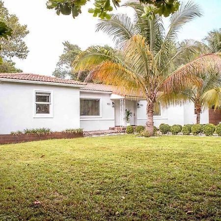 Miami Shores House With Pool, 10 Mins Drive To The Beach!ヴィラ エクステリア 写真