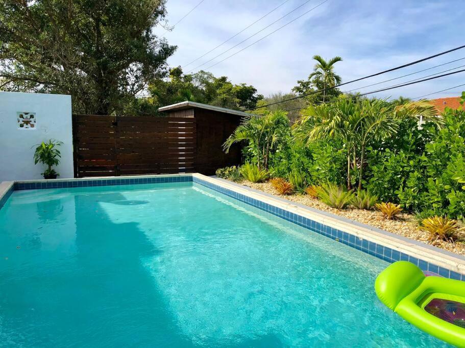 Miami Shores House With Pool, 10 Mins Drive To The Beach!ヴィラ エクステリア 写真