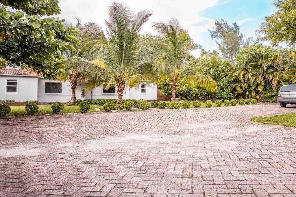 Miami Shores House With Pool, 10 Mins Drive To The Beach!ヴィラ エクステリア 写真