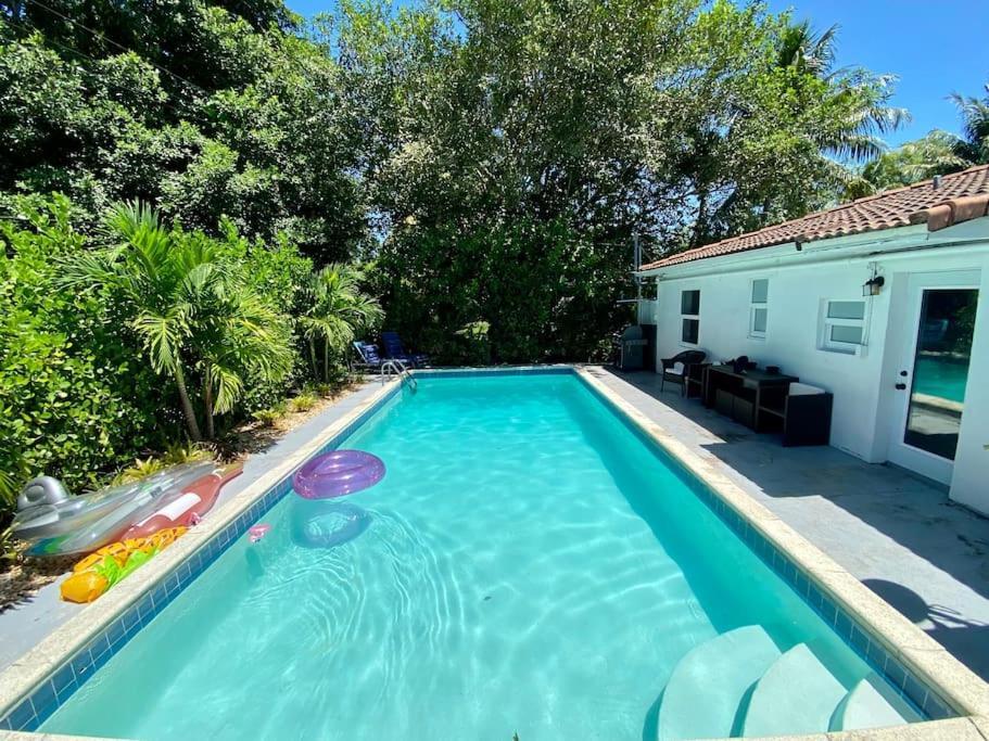 Miami Shores House With Pool, 10 Mins Drive To The Beach!ヴィラ エクステリア 写真