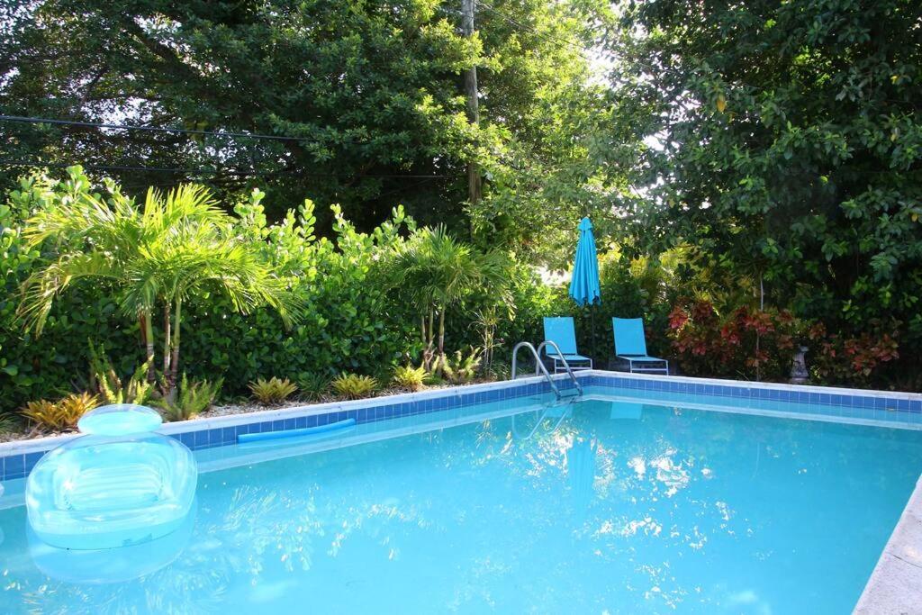 Miami Shores House With Pool, 10 Mins Drive To The Beach!ヴィラ エクステリア 写真